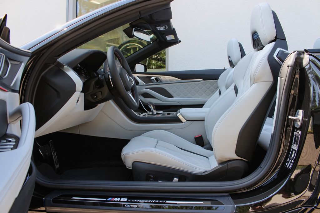 BMW M8 Competition xDrive Cabrio / LASER / M-DRIVERS BMW M8 Competition xDrive Cabrio / LASER / M-DRIVERS