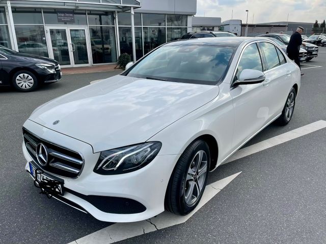 MERCEDES-BENZ E 220 d Autom. -