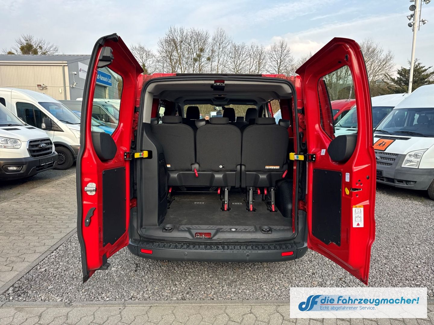 Fahrzeugabbildung Ford Transit Custom Kombi 300 L1 2.2 TDCi *1889 *EXPO