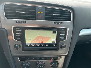 Volkswagen Golf - 11