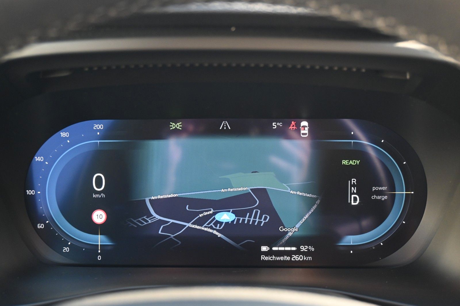 Fahrzeugabbildung Volvo C40 Recharge Pure Electric Plus *LED*STHZ*BLIS