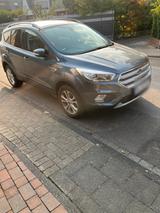 Ford Kuga Titanium Bj. 2020 Benzin - Ford Kuga: Van