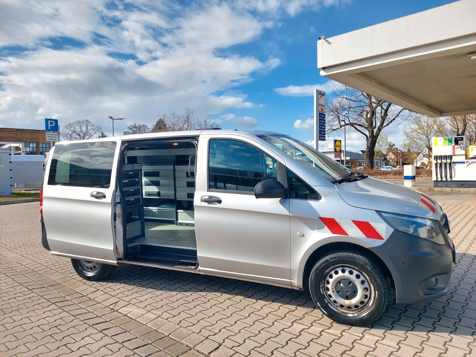 MERCEDES-BENZ Vito Kasten 114 4x4 lang Autom. Klima Standheizu