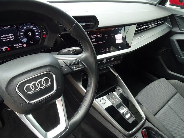 A3 Sportback 35 TFSI S-tronic S line / Matrix