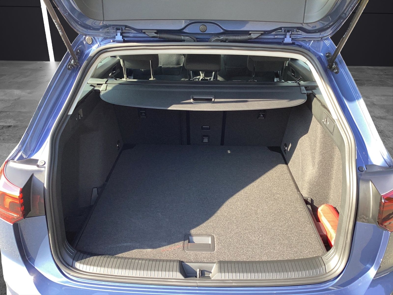Fahrzeugabbildung Volkswagen Golf VIII Variant 2.0 TDI 85 kW Life