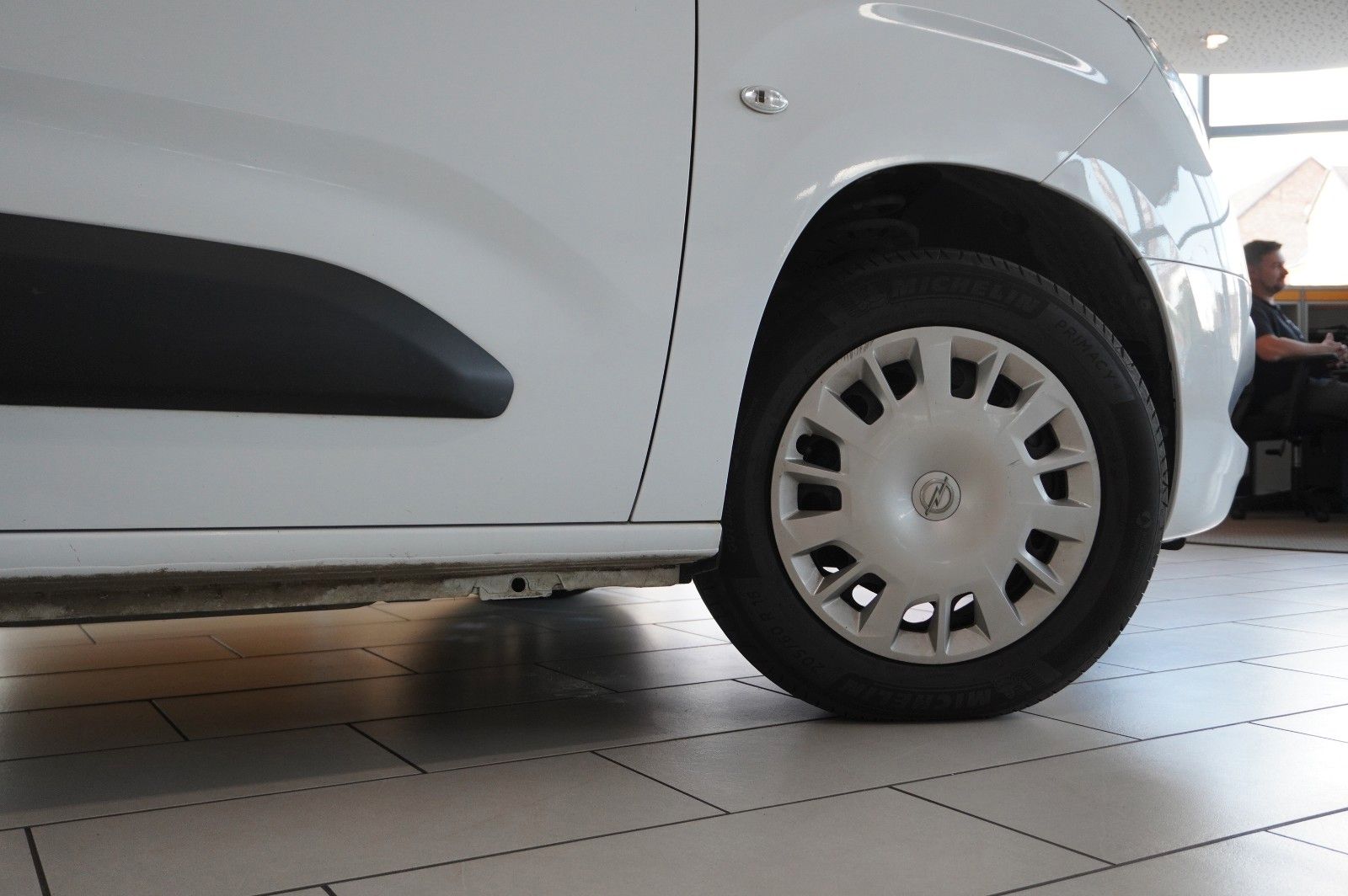 Fahrzeugabbildung Opel Combo-e LIFE EDITION 11KW KLIMA/PDC/TEMP./DAB+