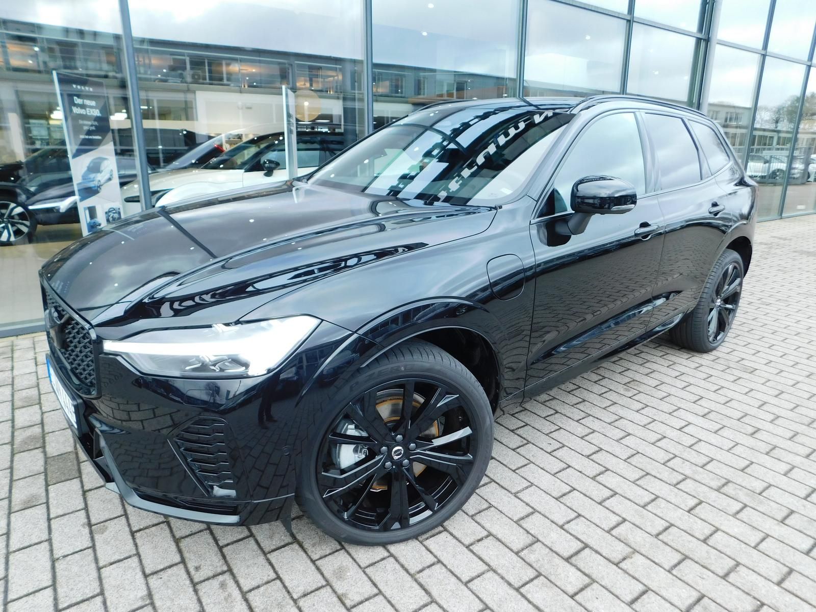 Fahrzeugabbildung Volvo XC60 T6 Recharge Plus Black Edition