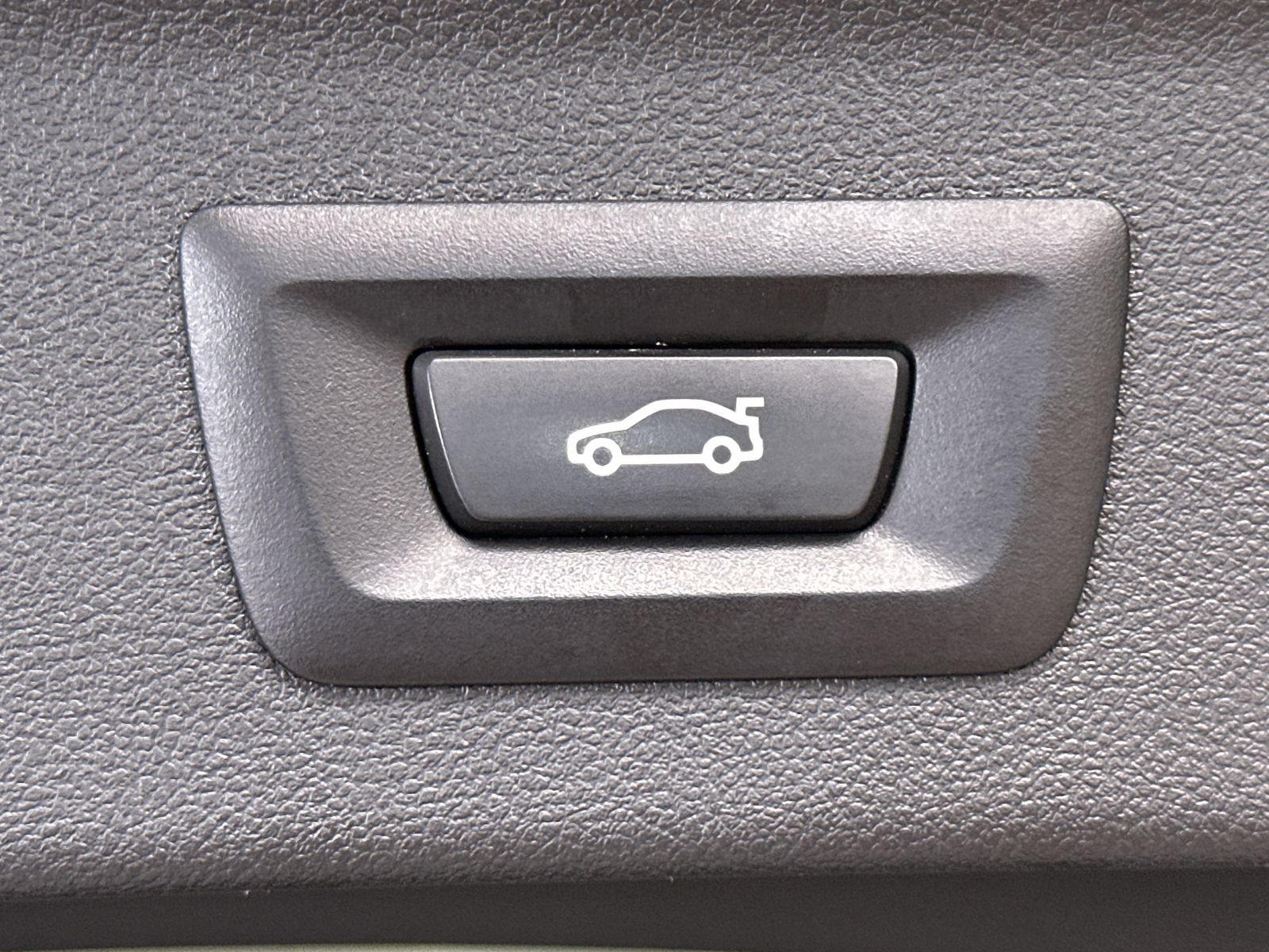 Fahrzeugabbildung BMW X3 xDrive30e M-Sport NAV+LED+AHK+KAMERA+19ZO+1HD