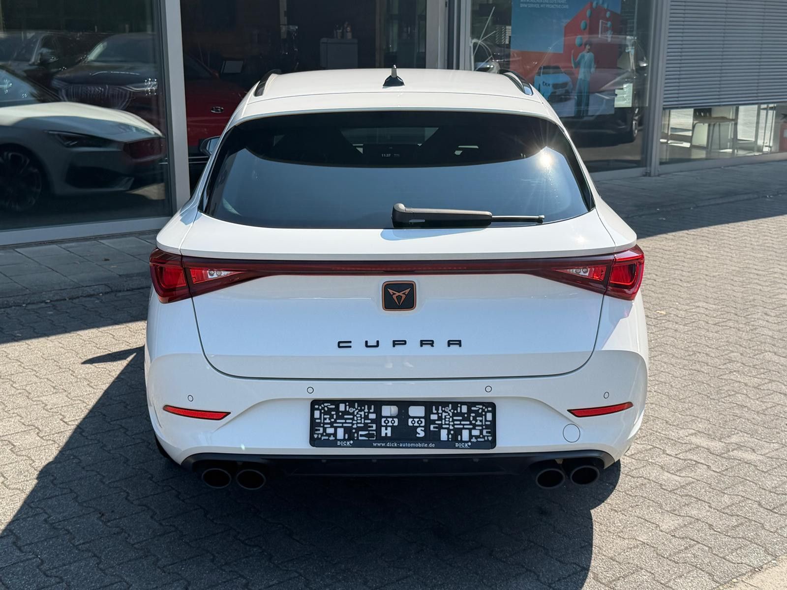 Fahrzeugabbildung CUPRA Leon VZ 2.0 TSI 4Drive >VIRTU+LED+NAVI+ACC+PDC+