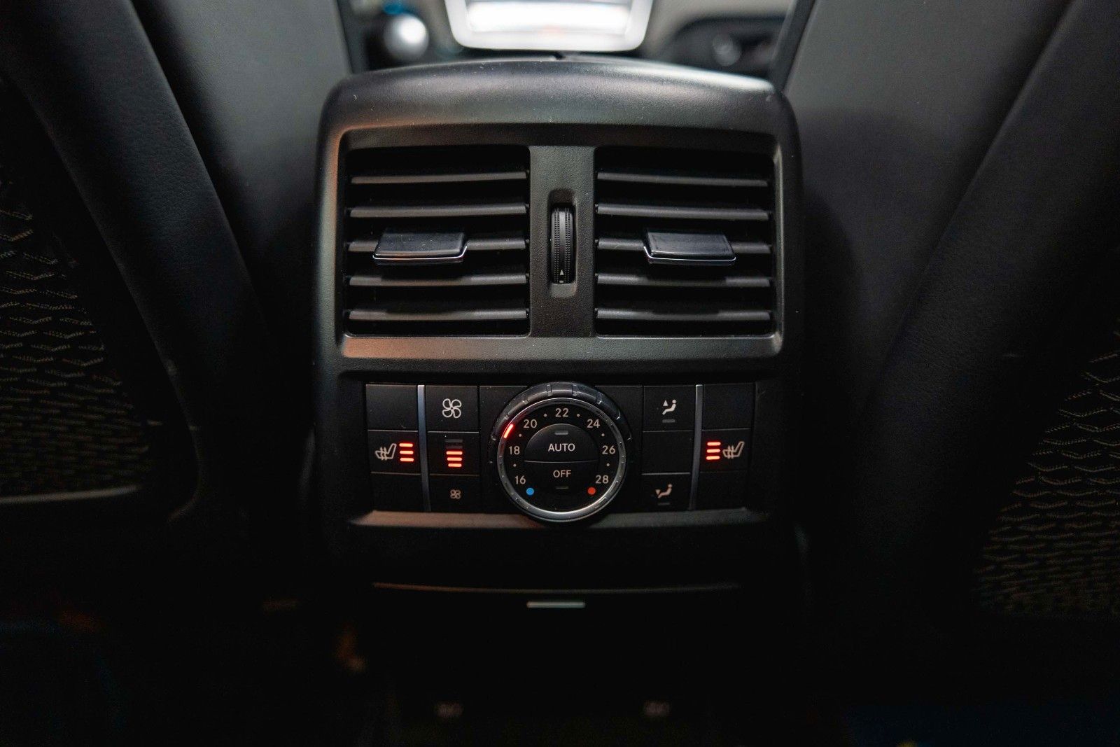 Fahrzeugabbildung Mercedes-Benz GLS 63 AMG 4Matic Night-Paket *ACC*Pano*Garantie
