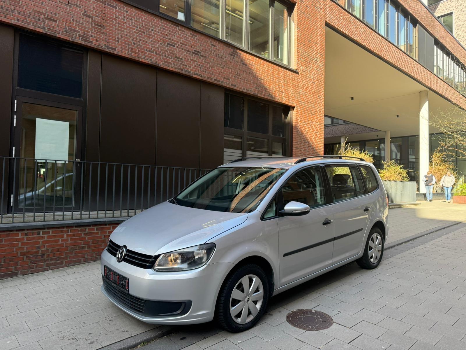 Volkswagen Touran  TDI DSG Behördenfahrzeug/ 1 Hand Navi