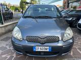 Toyota Yaris 1.0i 16V cat 5 porte Sol - gebrauchte Toyota Yaris aus dem Jahr 2004