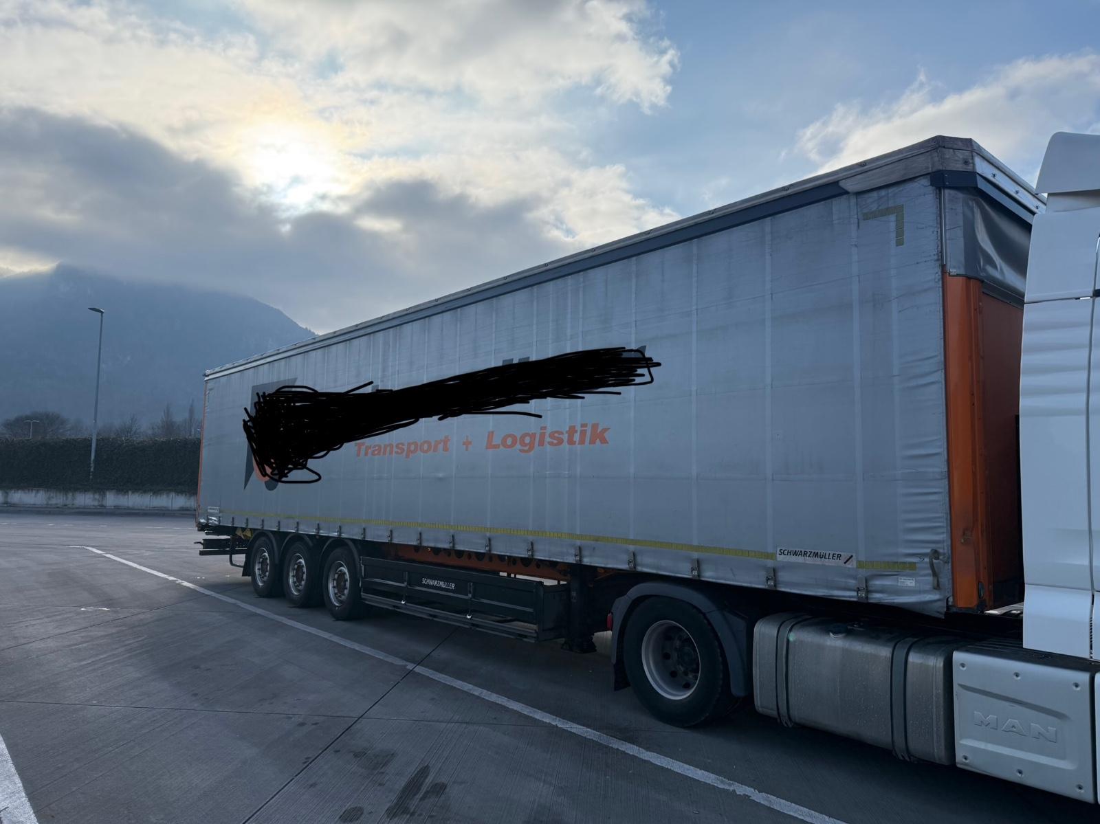 Schwarzmüller D20KO