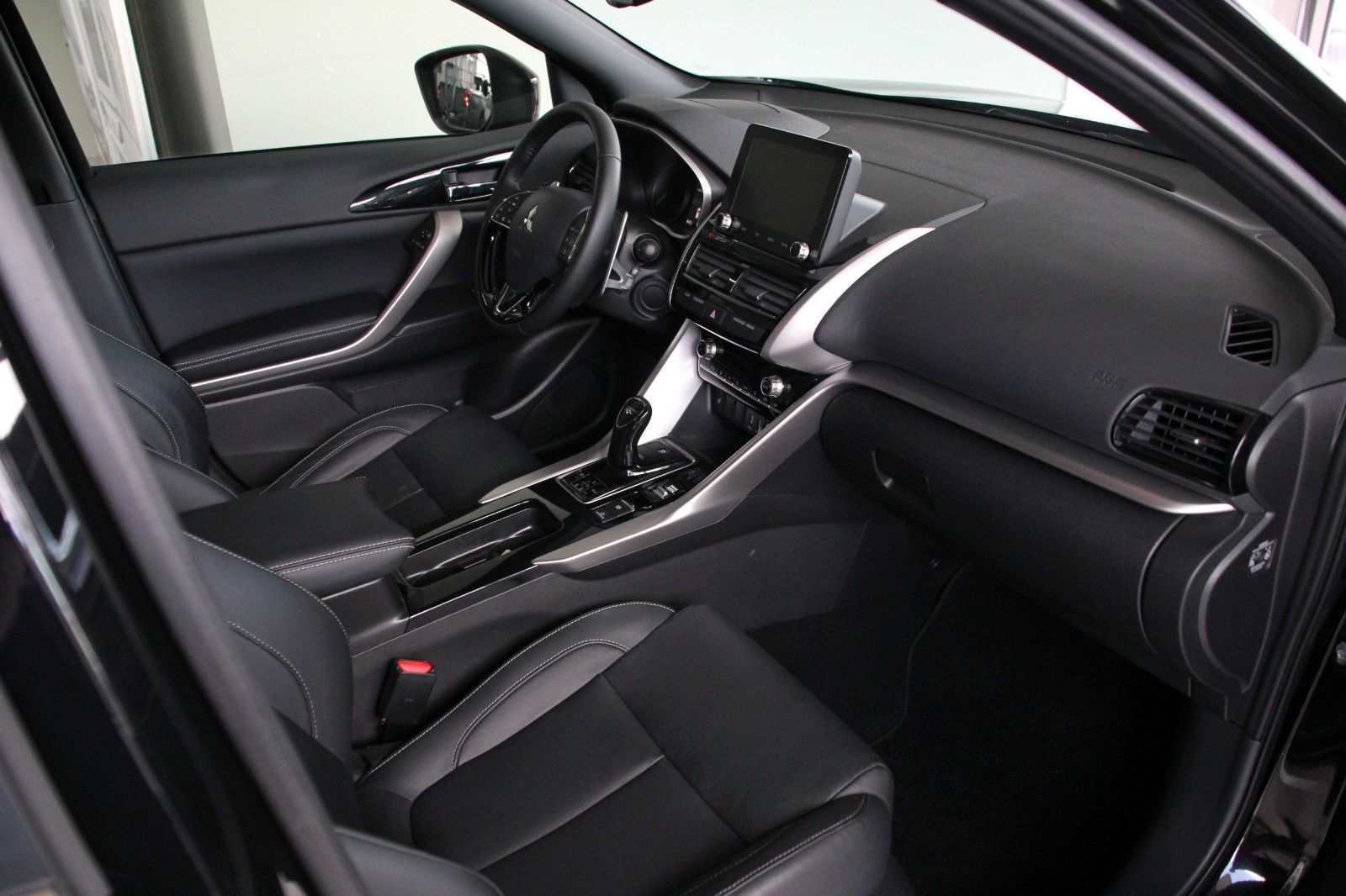 Fahrzeugabbildung Mitsubishi Eclipse Cross Top PHEV AHK