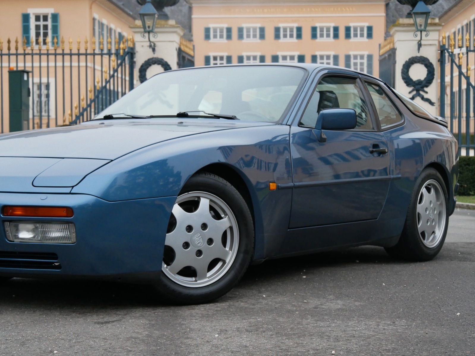 Fahrzeugabbildung Porsche 944 Turbo