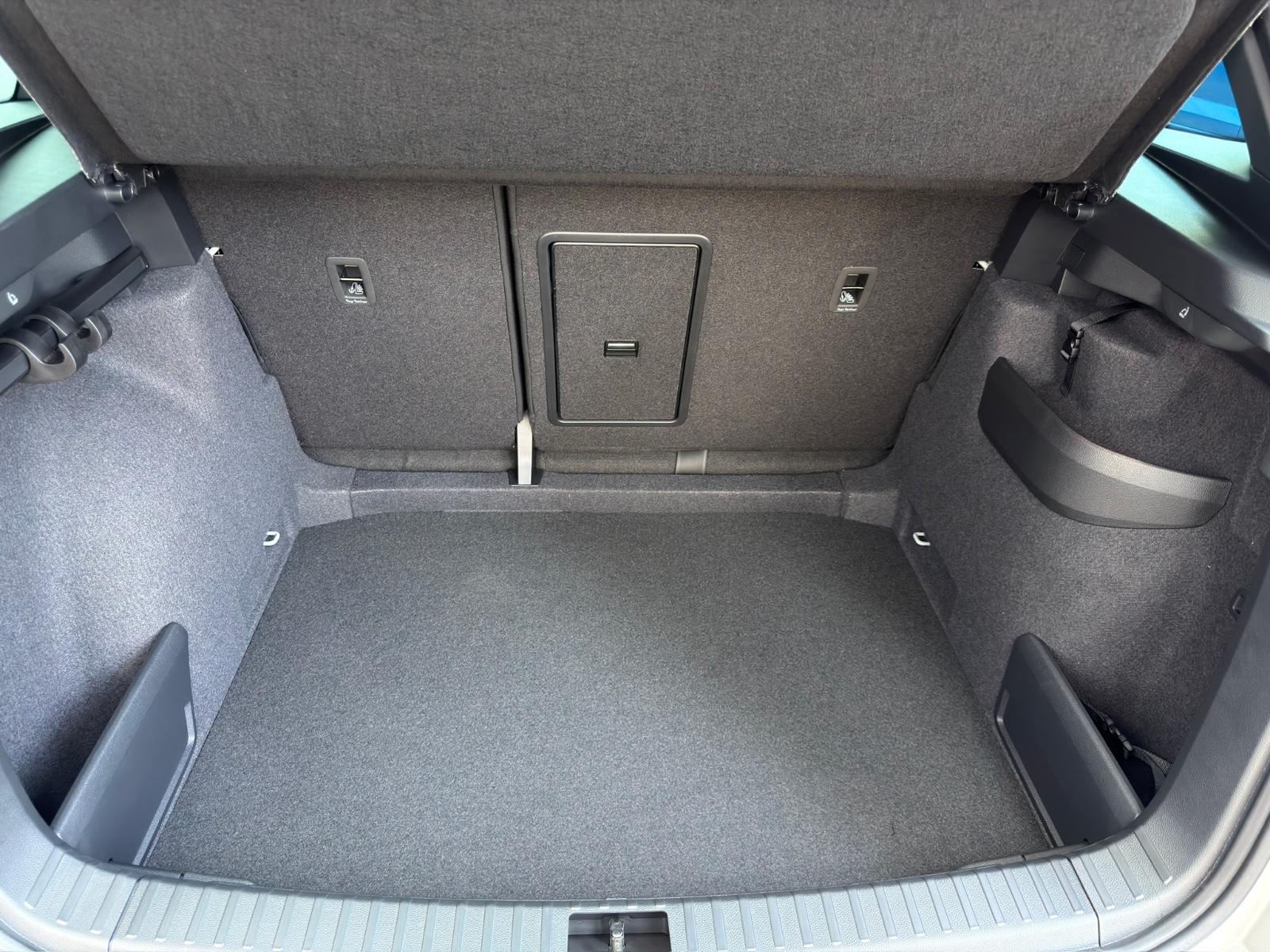Skoda Karoq Sportline#5J.Gar#Matrix#360°#AHK#Navi#App