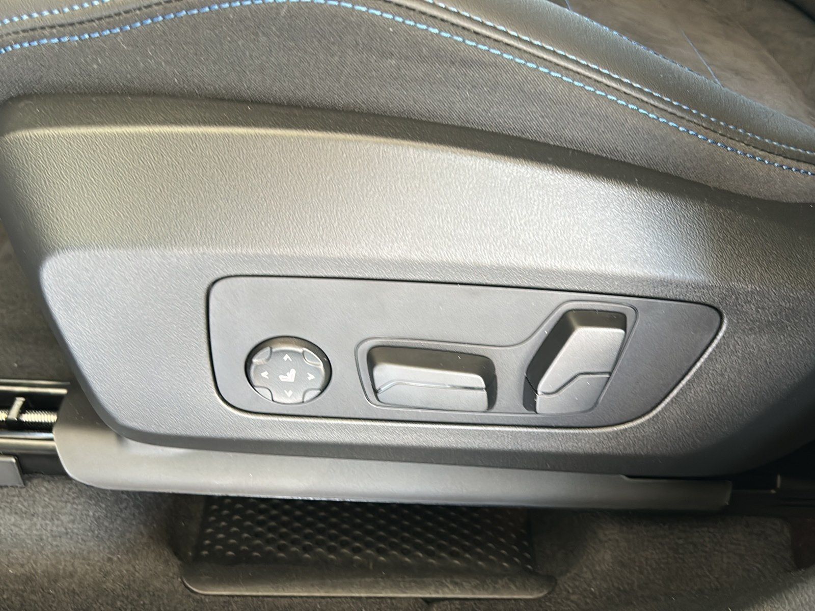 BMW 223 Active Tourer - Bild 21