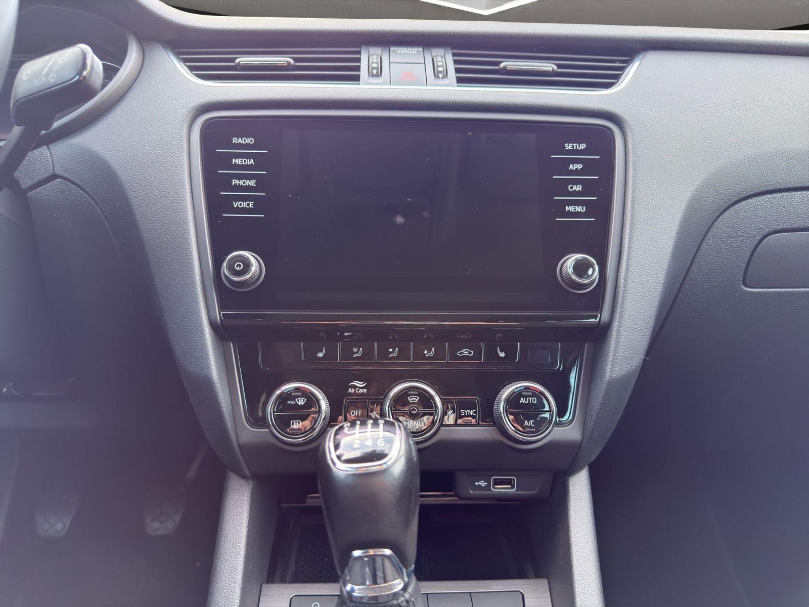 Skoda Octavia 1.5 TSI Combi Soleil CANTON+ESP+LED