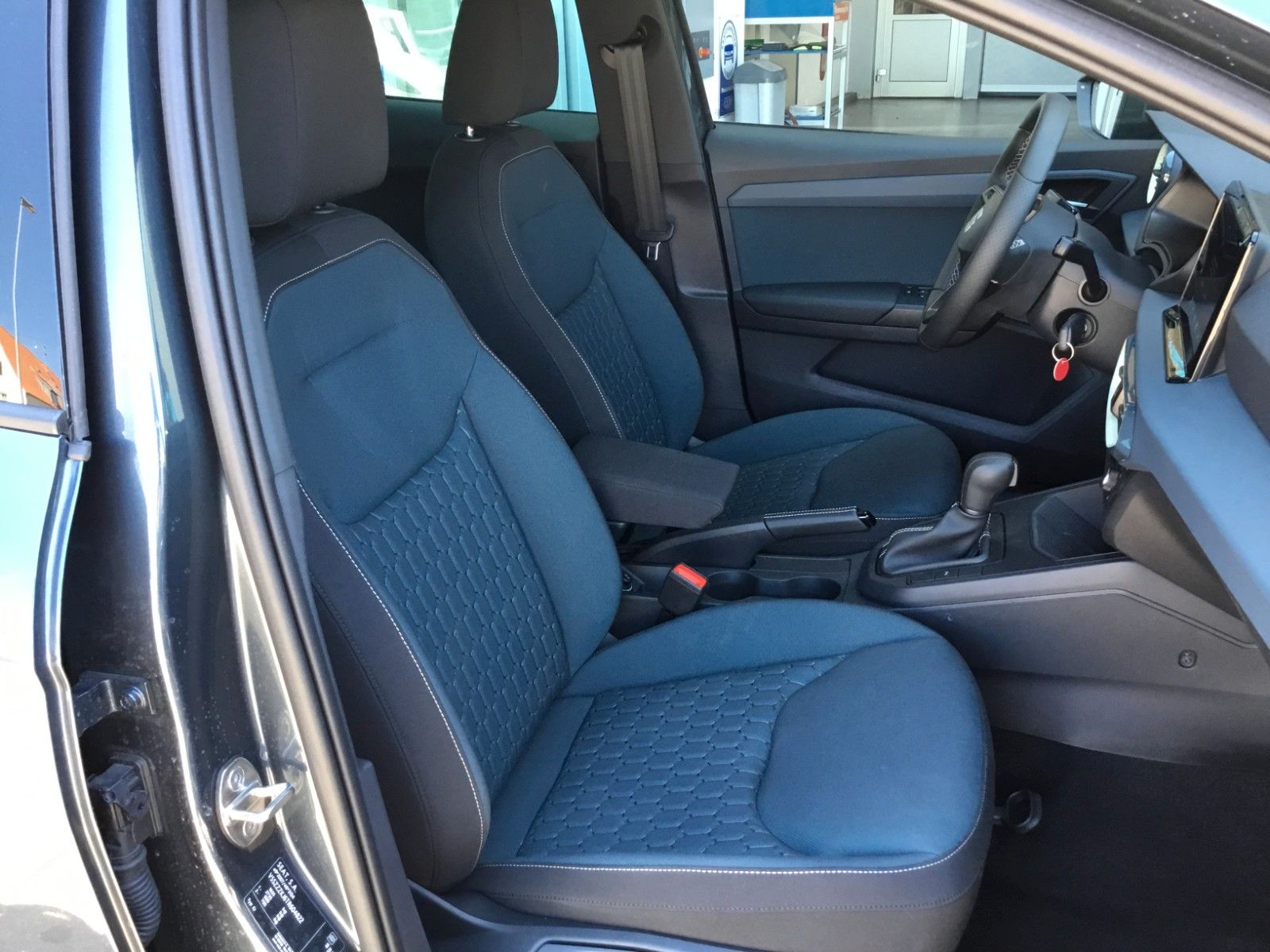 Fahrzeugabbildung SEAT Ibiza 1.0TSI Style DSG+ACC+16"+Navi+LED+FullLink