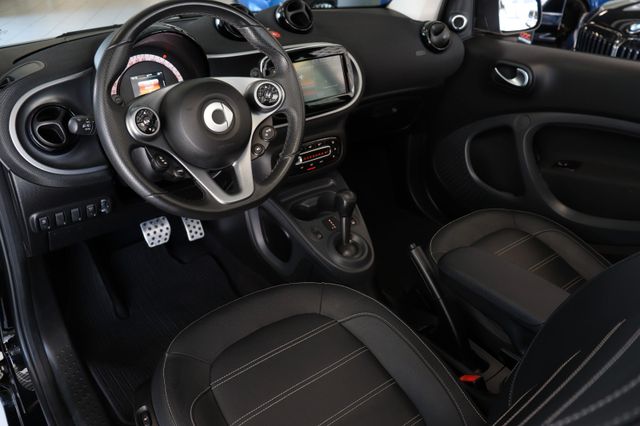 Fahrzeugabbildung Smart ForTwo Cabrio|AUT.|NAVI|LEDER|SHZ|JBL|LED