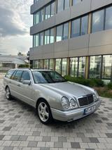 Mercedes-Benz E 240 T AVANTGARDE Avantgarde - aus 1998: Kombi