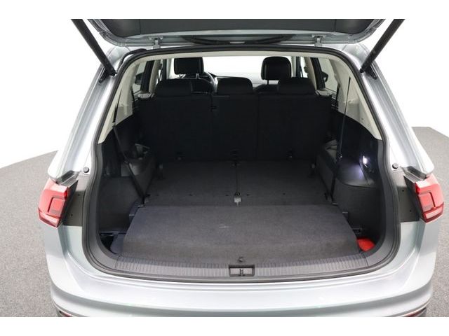 Fahrzeugabbildung Volkswagen Tiguan Allspace Life DSG ACC AHK 7Sitze LED