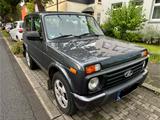 Lada Niva 4x4 Urban 2. Hd Original 32.000km - Lada in Essen