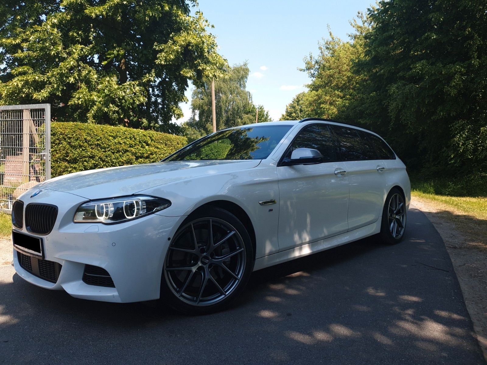 BMW BMW M550d xDrive Touring | HUD | Pano | HK | ACC