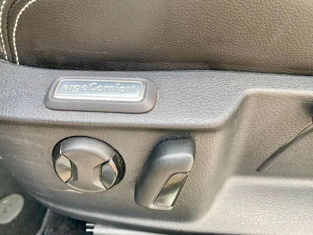 Fahrzeugabbildung Volkswagen Passat Variant 2.0 DSG Elegance AHK GZJR KAMERA