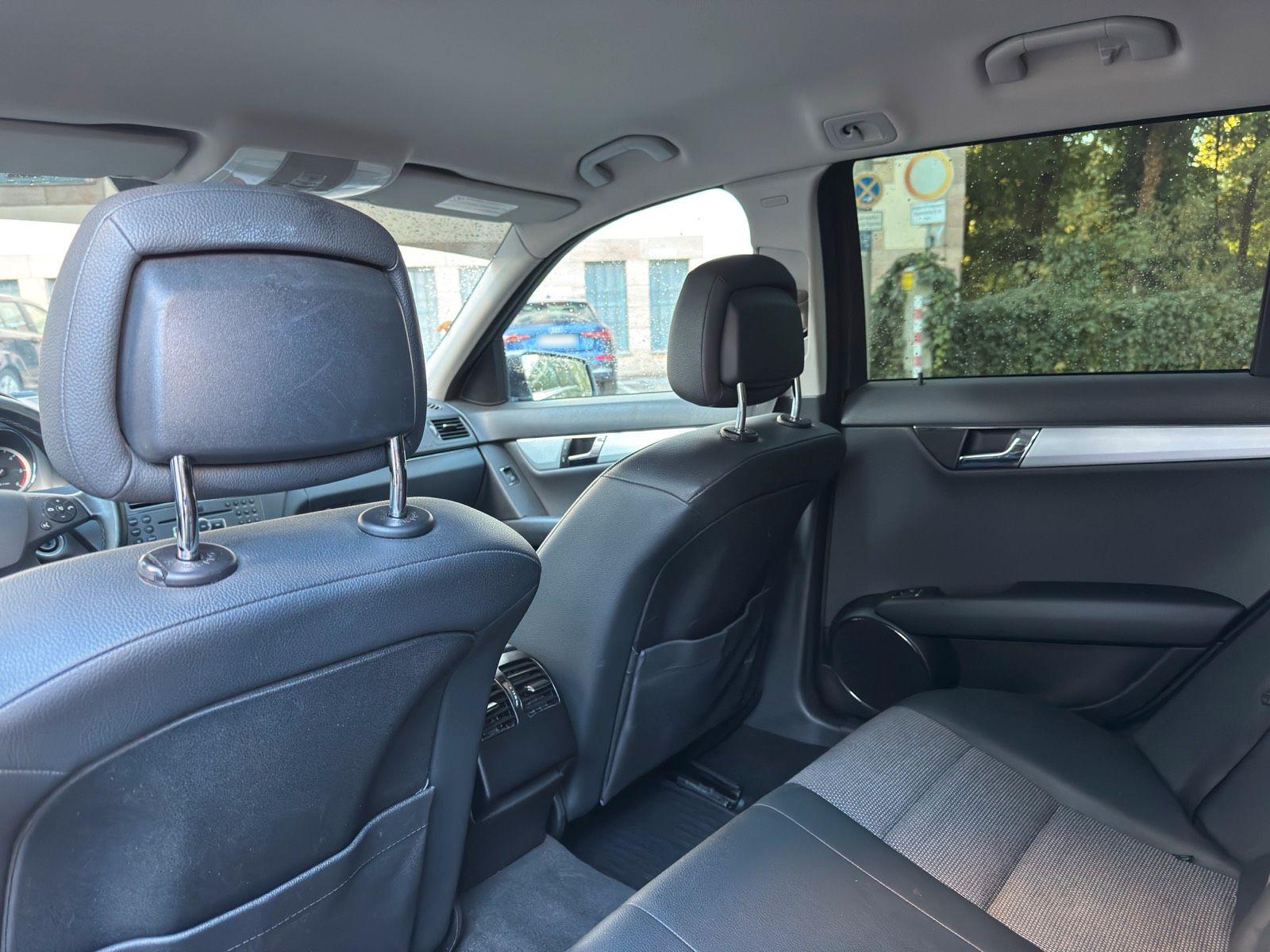 Mercedes-Benz C250 2010 — photo 7