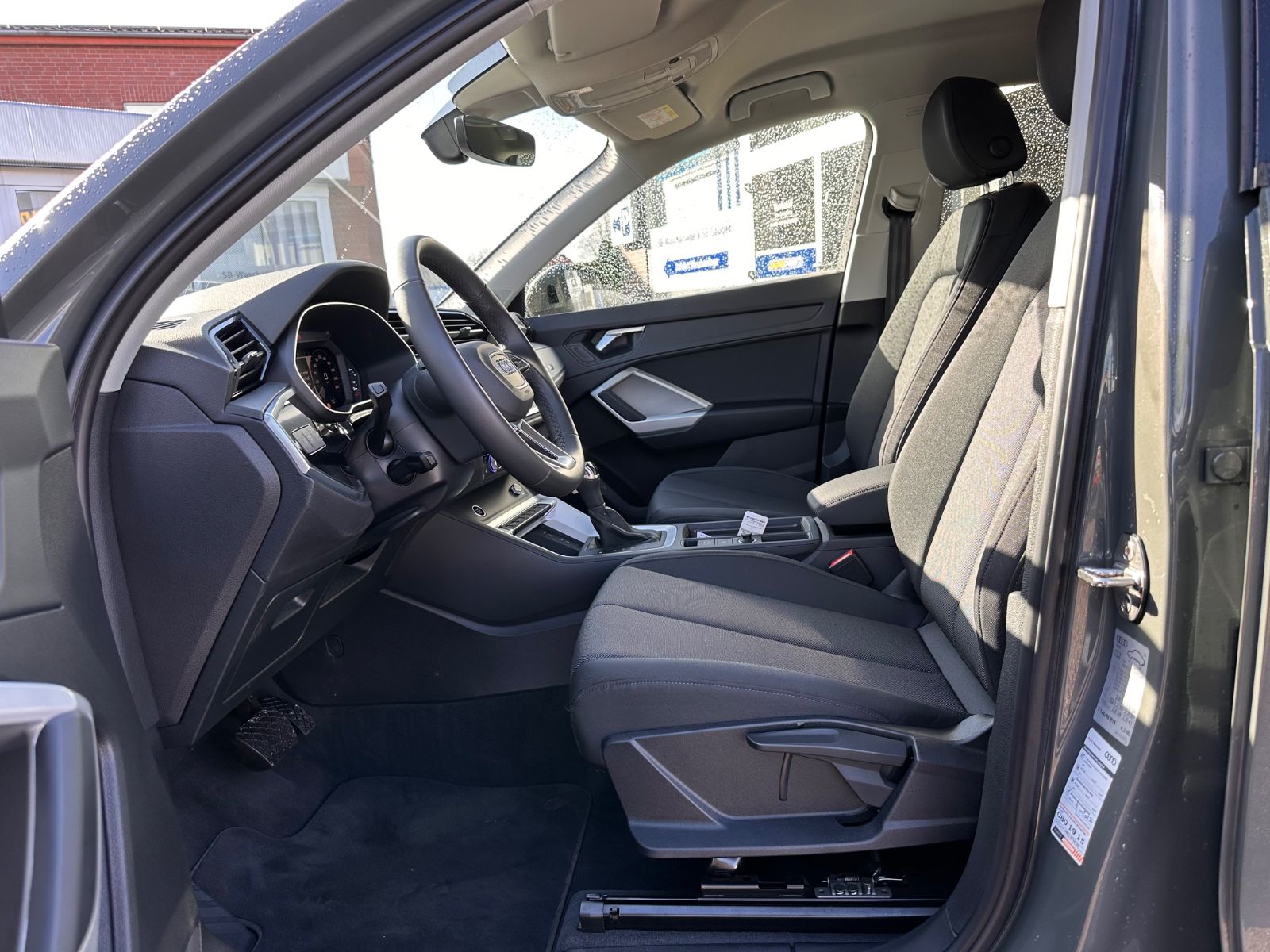 Fahrzeugabbildung Audi Q3 35 TFSI S line S Tronic Navi/ACC/SHZG/LED/PDC