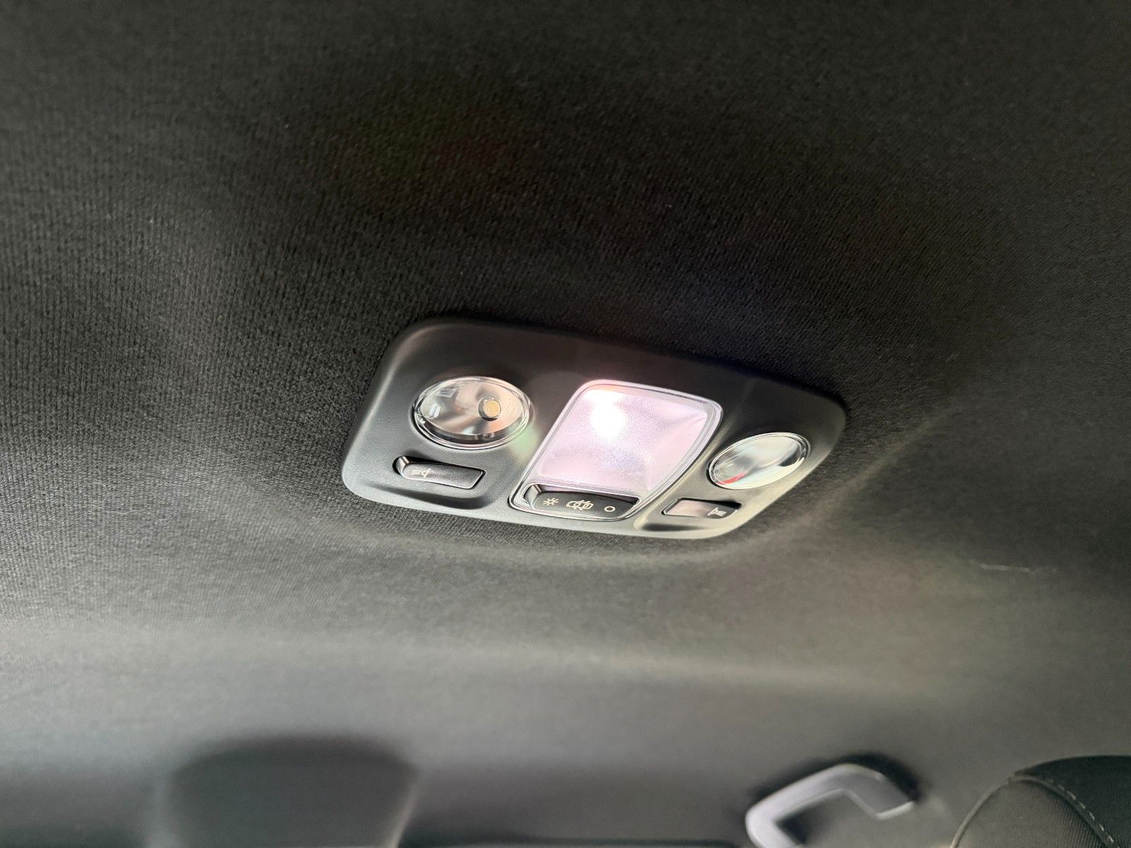 Fahrzeugabbildung Opel Corsa F YES 100PS PDC/LED/SHZ!