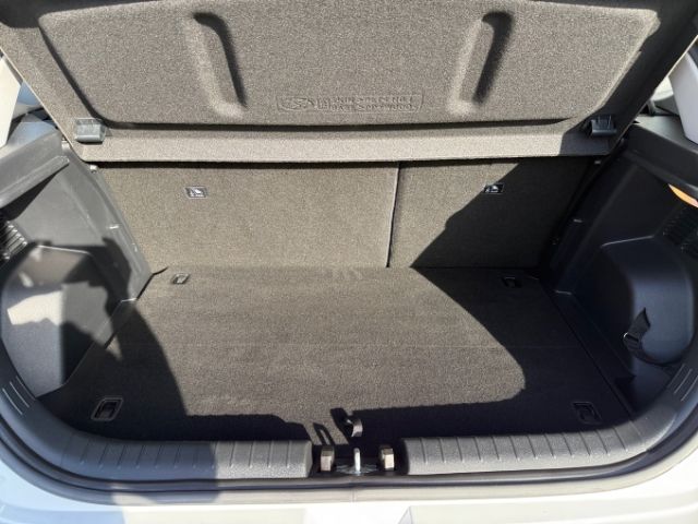 Fahrzeugabbildung Hyundai i20 Essential 1.0 T-GDI +CARPLAY+TEMPOMAT+SHZ+RF