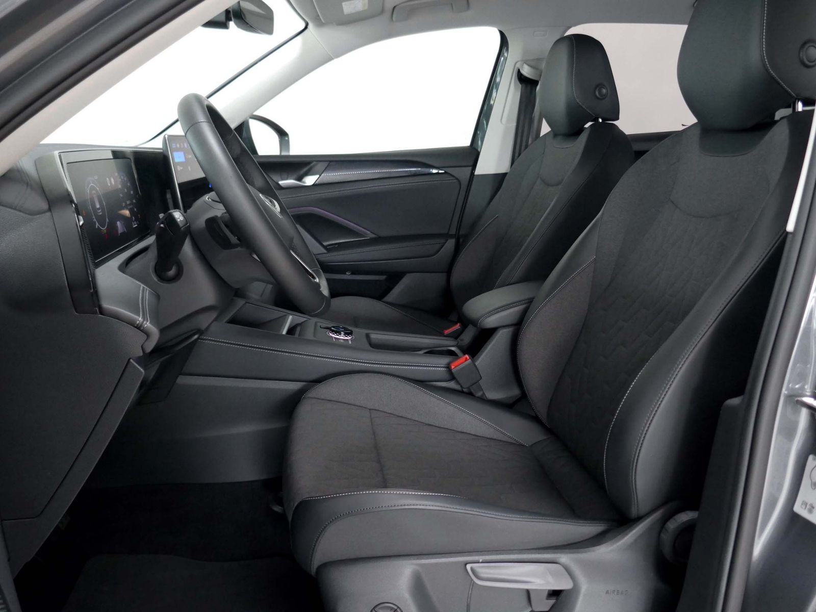 Fahrzeugabbildung Volkswagen Tiguan Life 2.0 TDI DSG | LED AHK RFK ACC