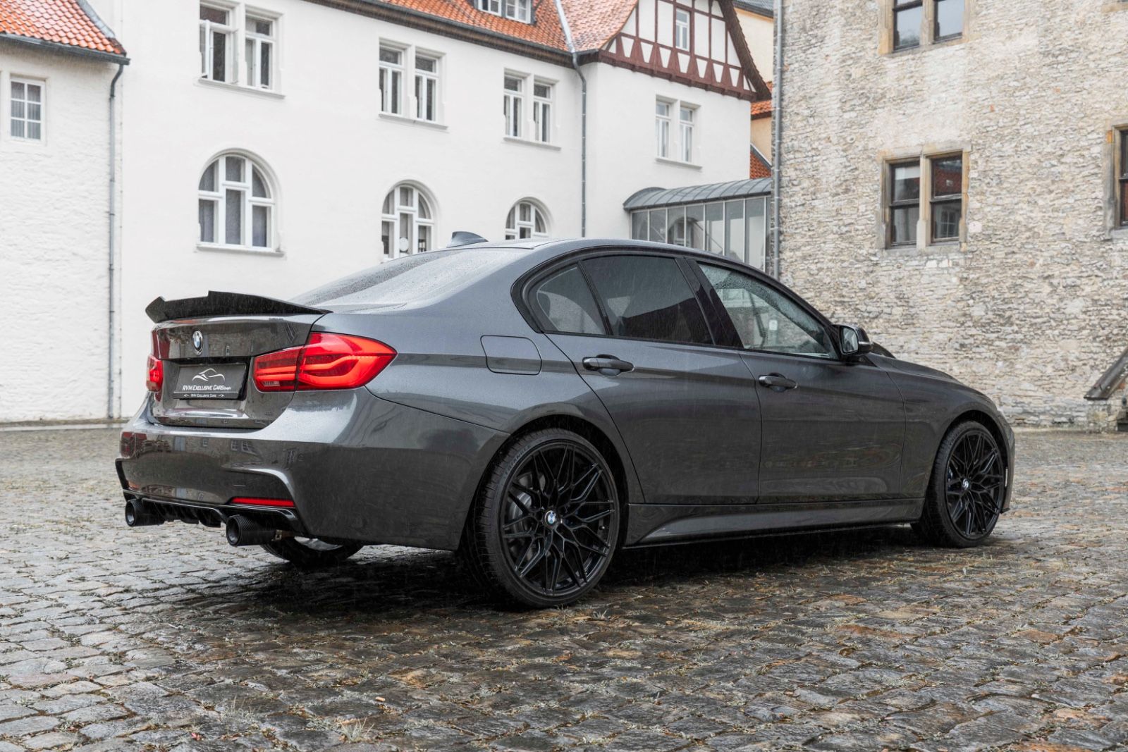 Fahrzeugabbildung BMW 335I M-Performace H&K KAM NAV ALC CARBON M