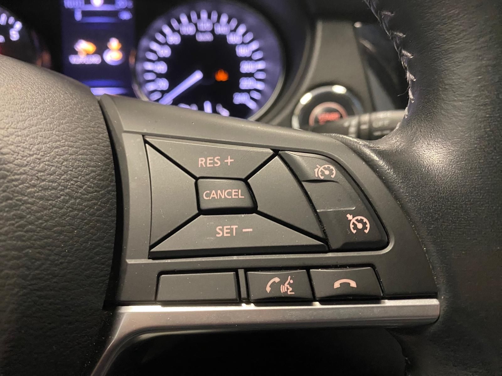 Fahrzeugabbildung Nissan Qashqai 1.2 ACENTA PANORAMA+360°KAMERA+NAVI+18"