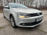 Volkswagen Jetta VI Comfortline BMT - Volkswagen Jetta mit Diesel-Antrieb
