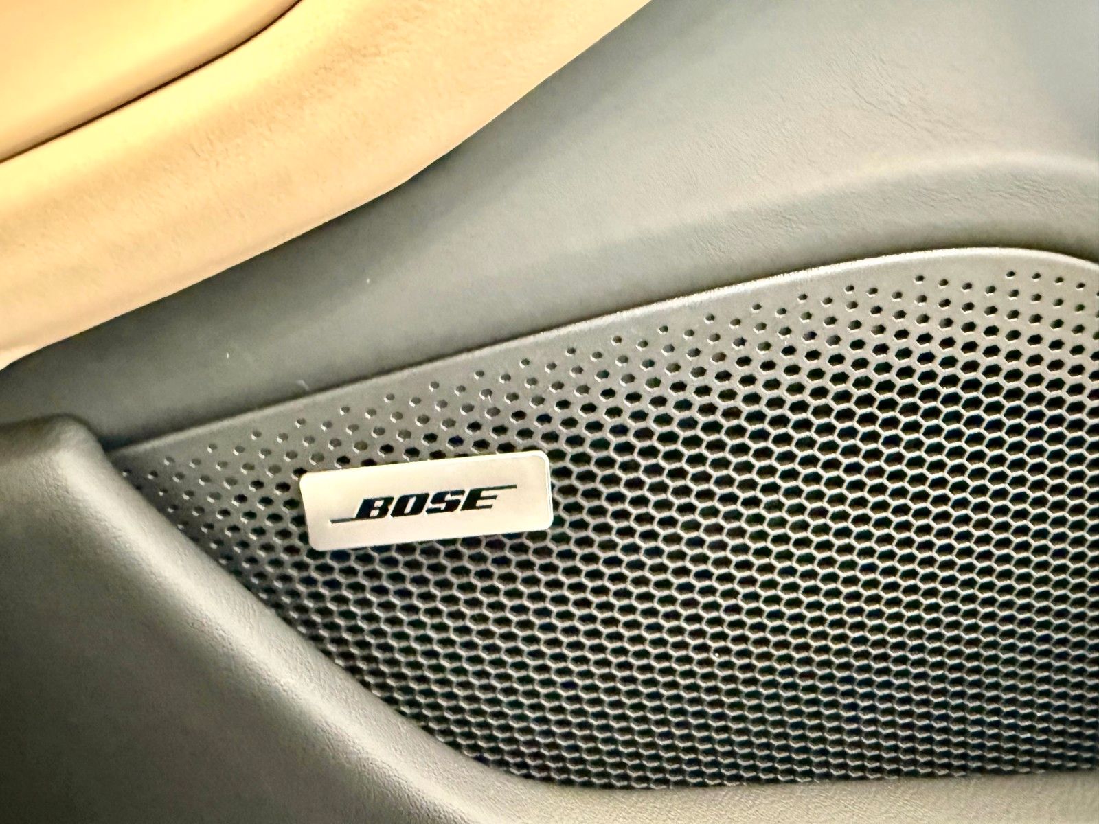 Fahrzeugabbildung Porsche Taycan Performance/HeadUP/Panorama/APPROVED