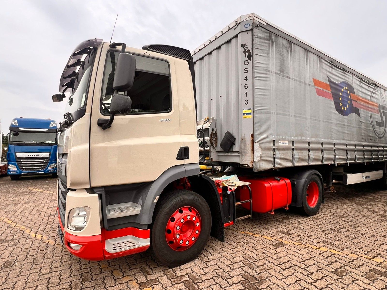 Fahrzeugabbildung DAF CF 440 FT, SC, Retarder