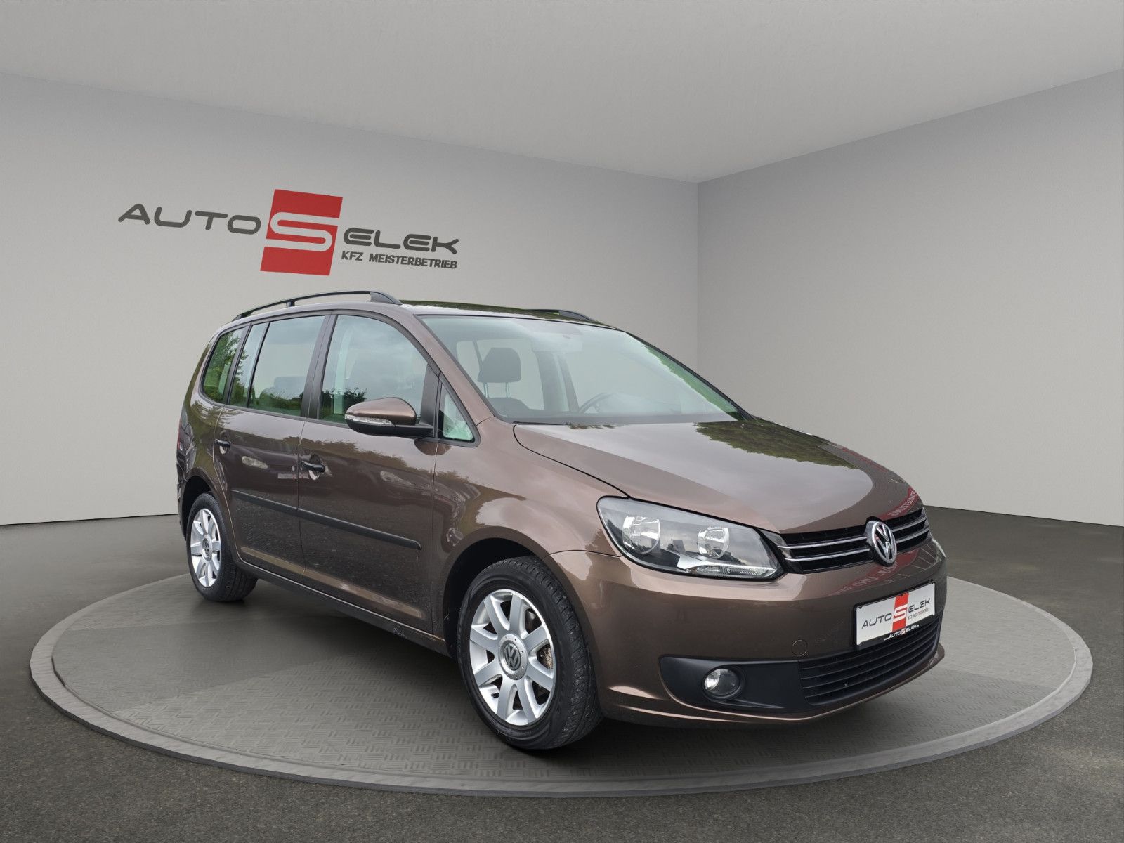 Fahrzeugabbildung Volkswagen Touran Trendline 1,6TDI 7 Sitze Tempomat