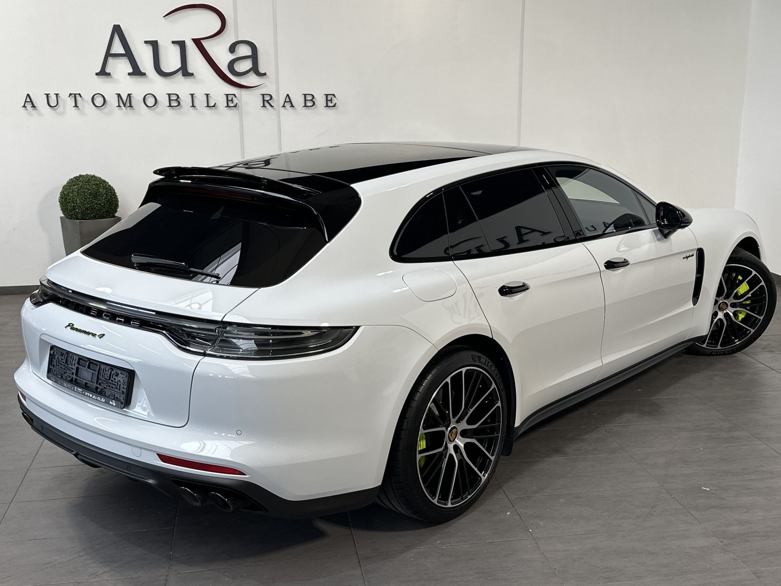 Fahrzeugabbildung Porsche Panamera 4 E-Hybrid PlatinumEd NAV+LED+360°+PANO