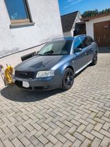 Audi A6 3.0 Quattro - Audi A6 aus 2002 mit Benzin-Antrieb: Kombi