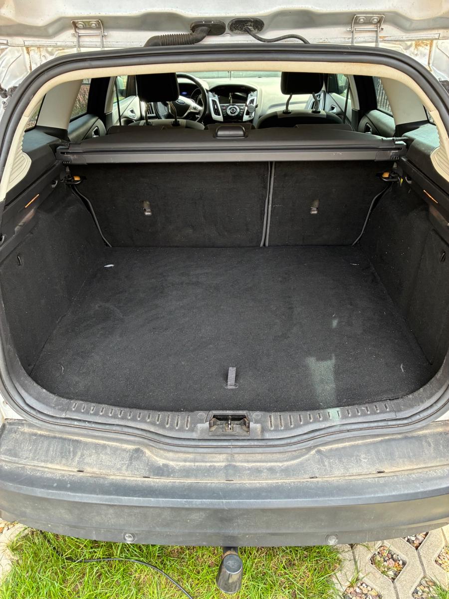 Ford Focus 2012 — photo 8