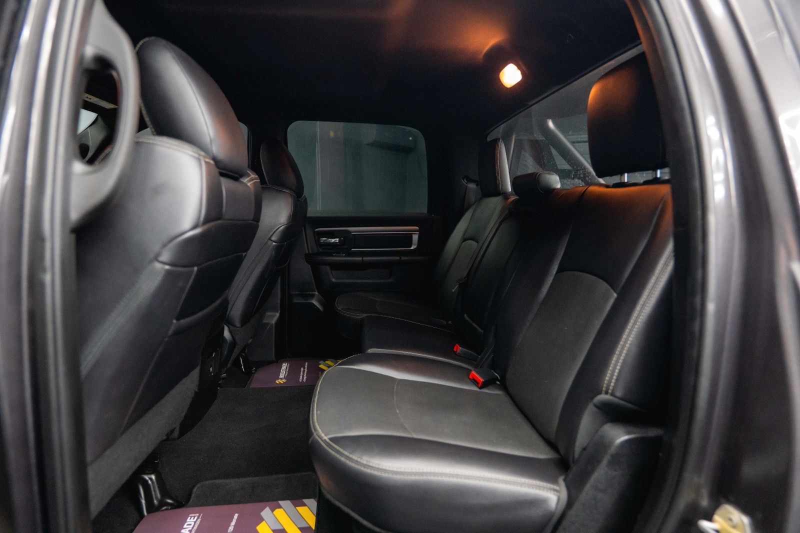 Fahrzeugabbildung Dodge RAM 5.7 V8 HEMI 4x4 Sport OFFROAD Night WARLOCK