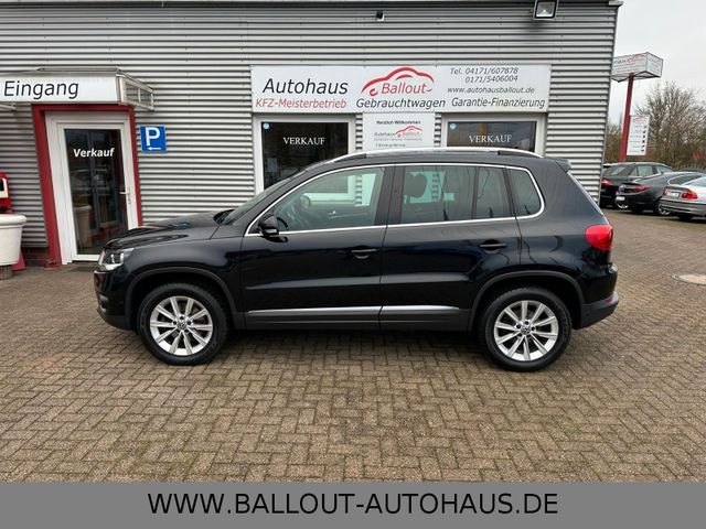 Volkswagen Tiguan Sport & Style 4X4*1.HAND*PANO*NAVI*AHK*