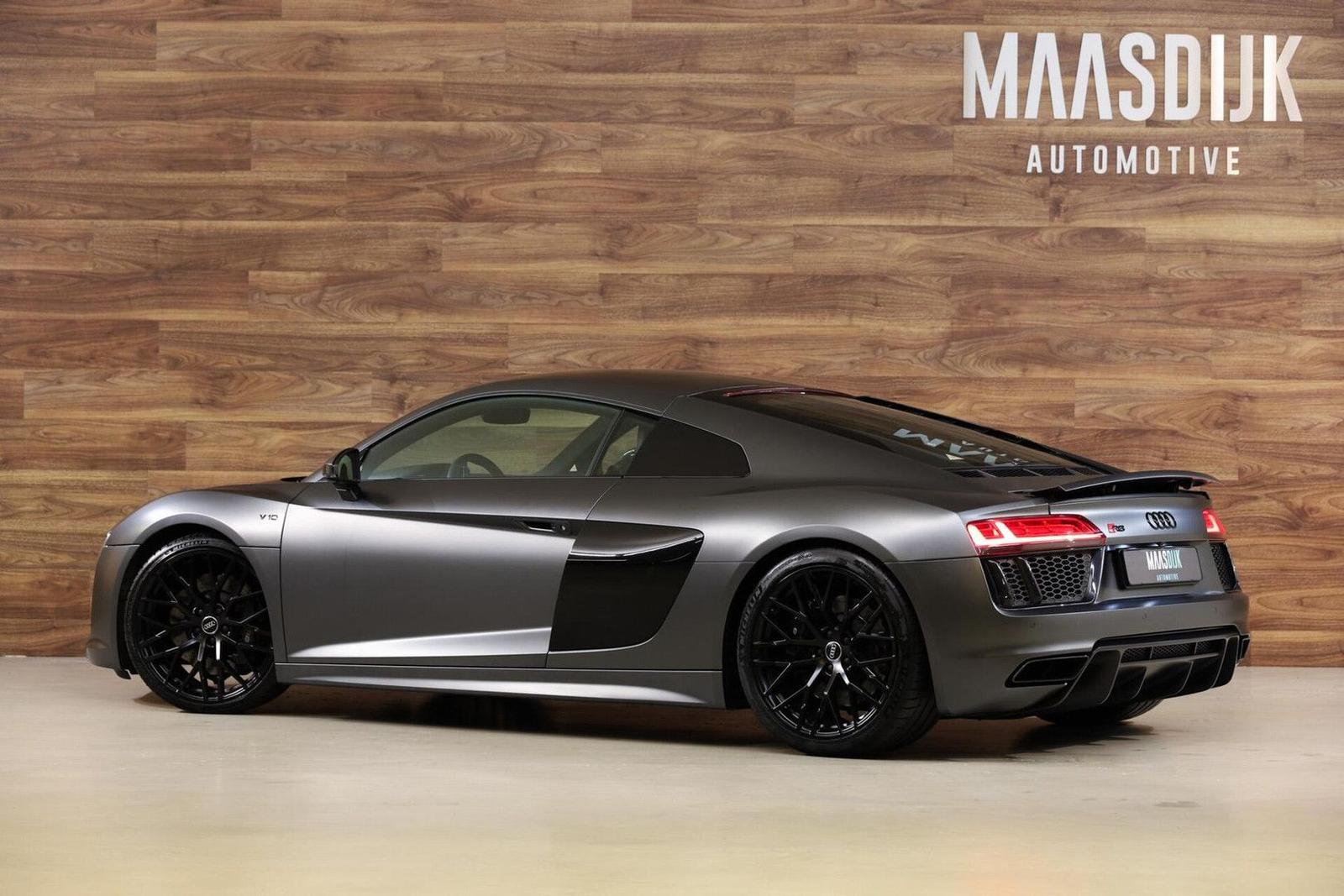 AUDI R8 5.2 V10 FSI QUATTRO