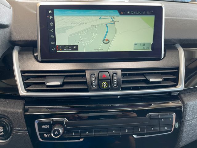 BMW 220i Active Tourer Sport Line *HUD*LK.HZ.*1.HAND