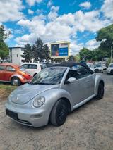 Volkswagen New Beetle Cabriolet 1.6. Vollleder. 1.Hand. Sch - gebrauchte Volkswagen New Beetle aus dem Jahr 2005