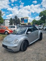 Volkswagen New Beetle Cabriolet 1.6. Vollleder. 1.Hand. Sch - Volkswagen New Beetle mit Benzin-Antrieb: Silber, Cabrio