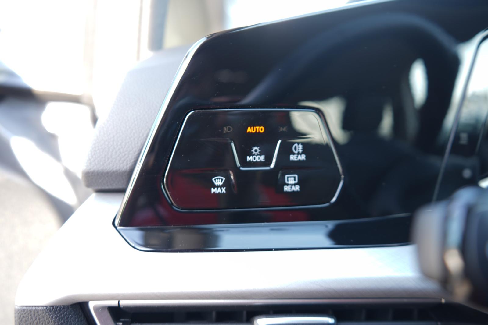 Volkswagen Golf VIII 1.5 16V TSI Life LED App-Connect ACC, миниатюра 26